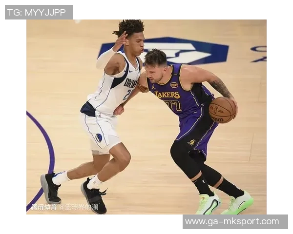 11月2日湖人与独行侠的精彩对决直播全程回顾与分析