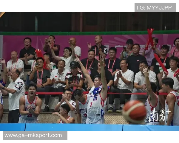 军运会男篮对决中国队迎战巴西队展现篮球魅力与团队精神